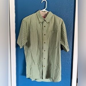 Wrangler short sleeves shirts. Size M